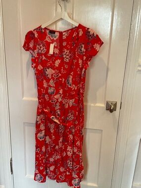 Talbots Red floral v neck dress, 12 p new with tags